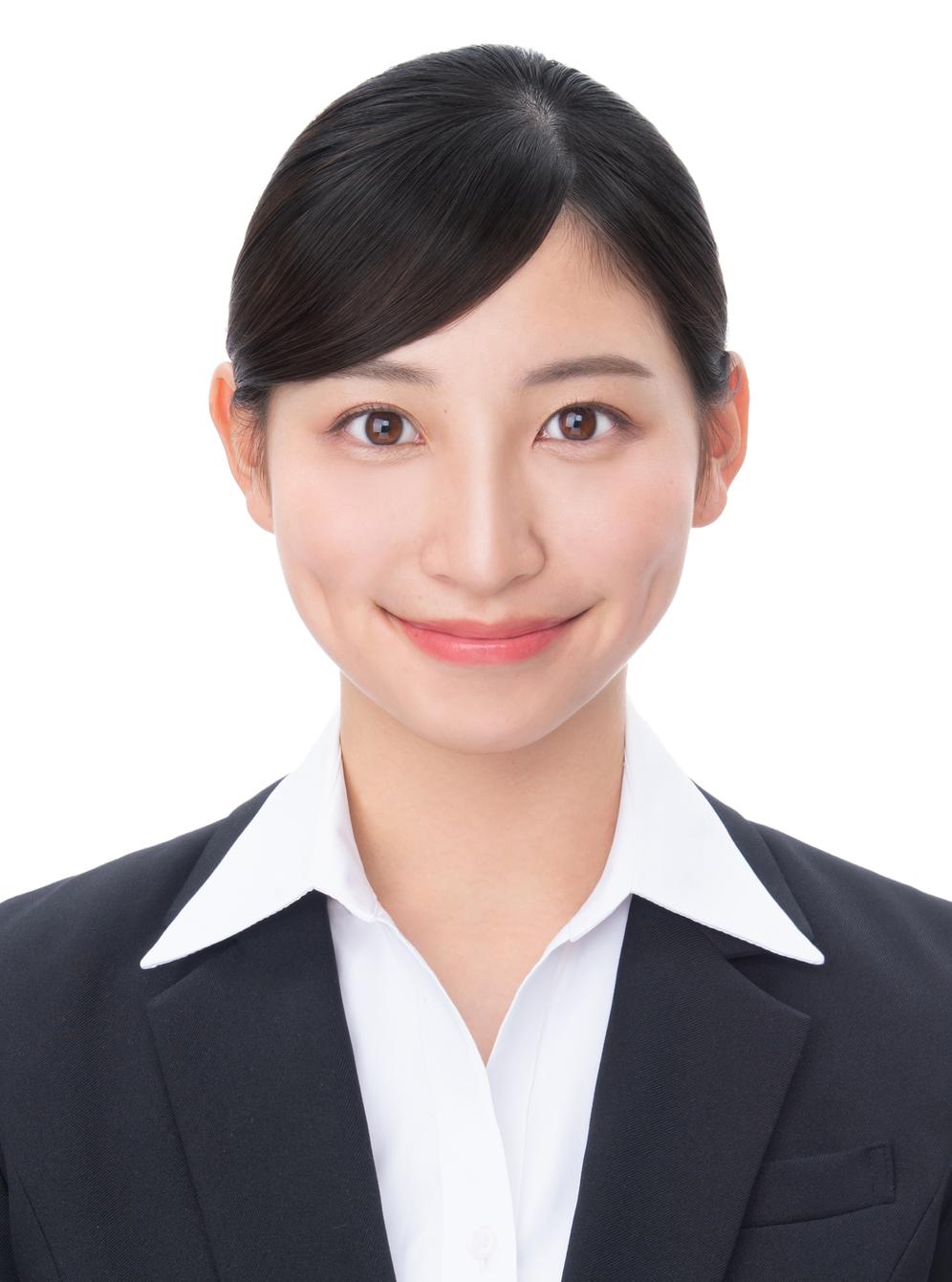 女子就活生のプロがヘアメイクして、撮影指導をした証明写真のアフター