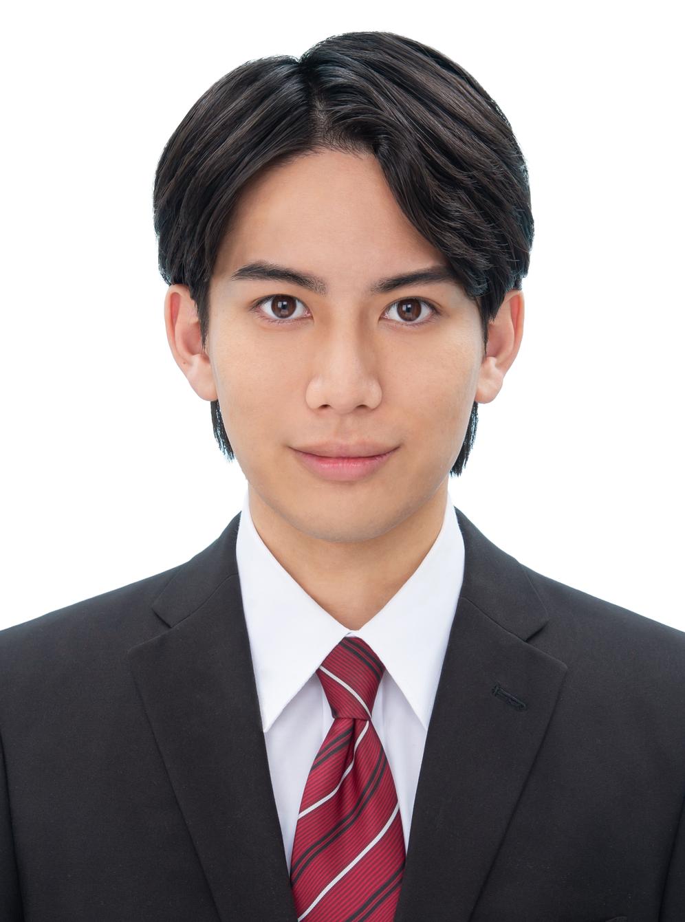 プロがヘアメイク・撮影・編集・加工した男子の就活証明写真