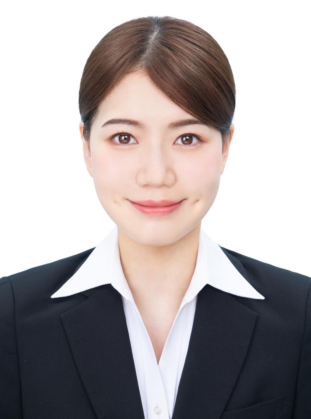 黒髪修正を施した女性の就活証明写真