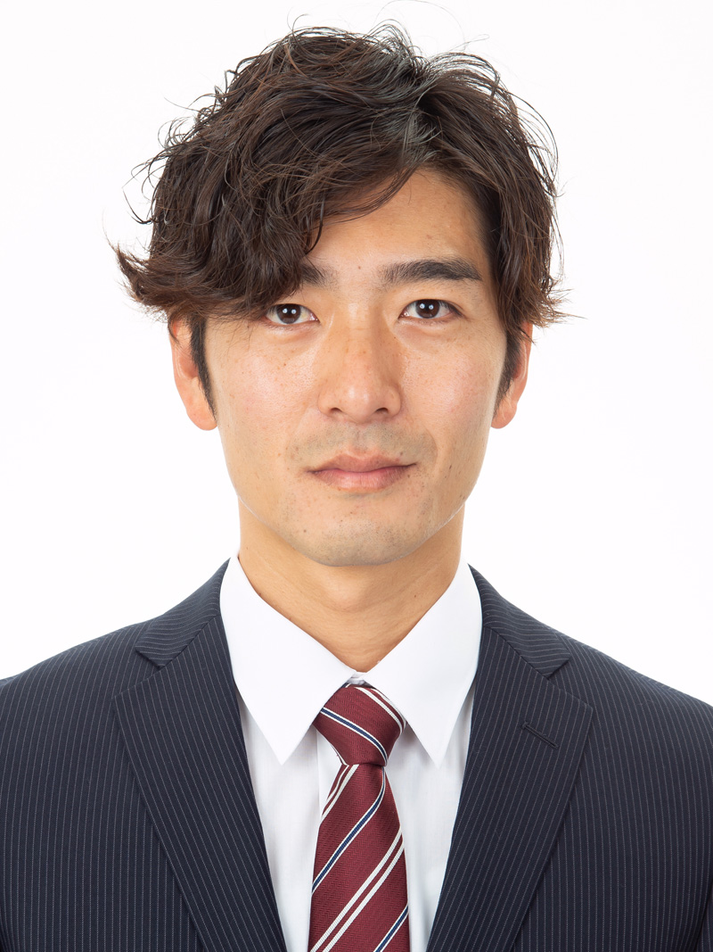 女子の就活写真のビフォー