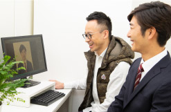 証明写真をプロカメラマンにレタッチしてもらう就活男子写真