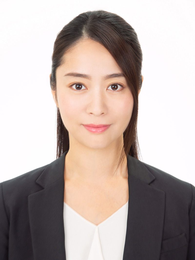 プロのヘアメイクとカメラマンが撮影した女子の就活写真アフター