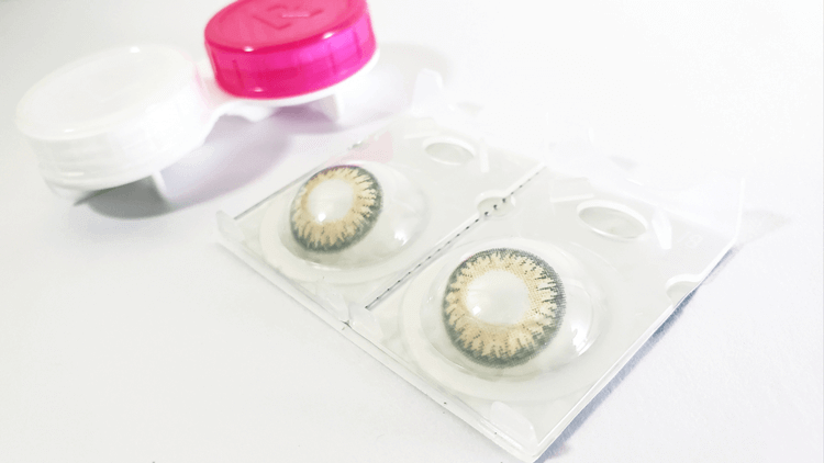 就活写真でカラコン着用は印象を悪くする？プロが徹底解説！