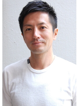 就活の証明写真で髪型をツーブロックにするのはNG？プロがお答えします3