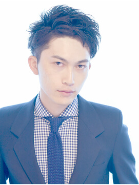 就活の証明写真で髪型をツーブロックにするのはNG？プロがお答えします4