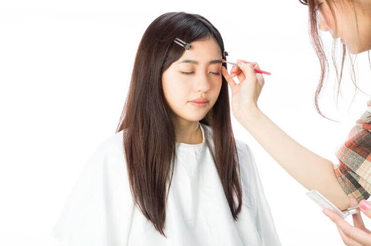 プロ直伝！就活の証明写真でアートメイクを自然に見せる方法5