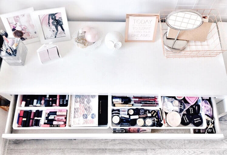 就活証明写真で加工いらずのベースメイクのやり方をプロが解説4