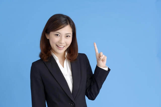 就活写真用メイクにおけるクリームチークの色や位置、塗り方をヘアメイクが解説5