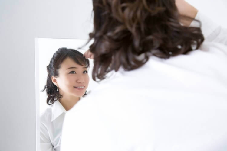 就活の写真は前髪をあげる髪型でもOK？好印象に見せる方法をプロが解説12