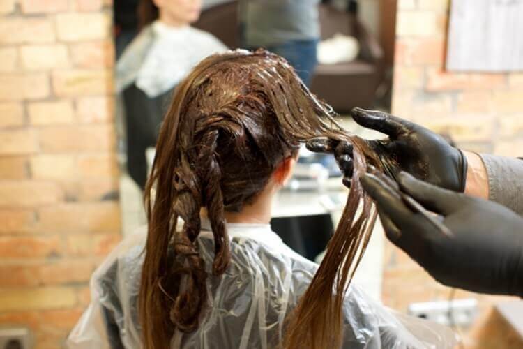 就活写真の撮影って茶髪でいいの？地毛が黒でない人の対処法も解説5