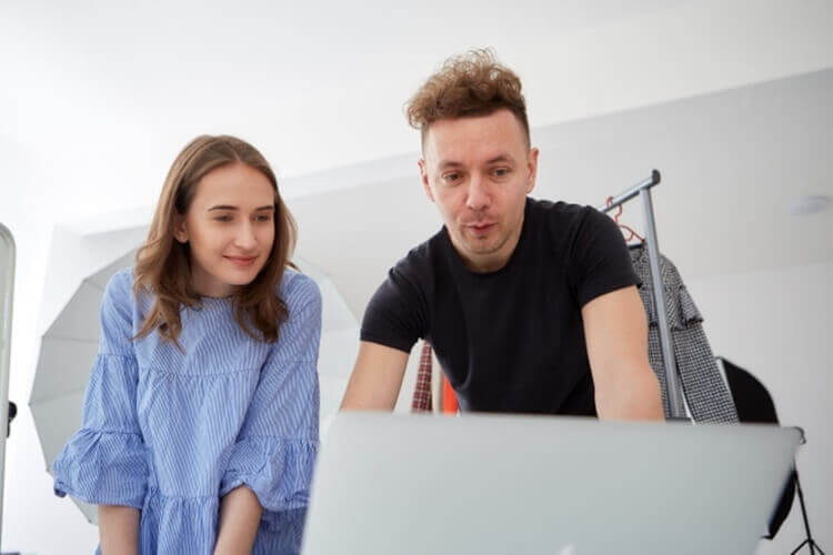 就活写真の撮影って茶髪でいいの？地毛が黒でない人の対処法も解説2