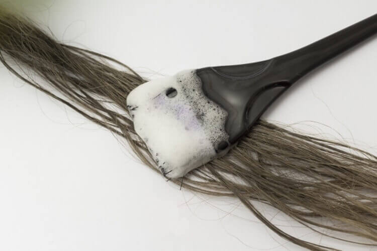 就活写真の撮影って茶髪でいいの？地毛が黒でない人の対処法も解説3