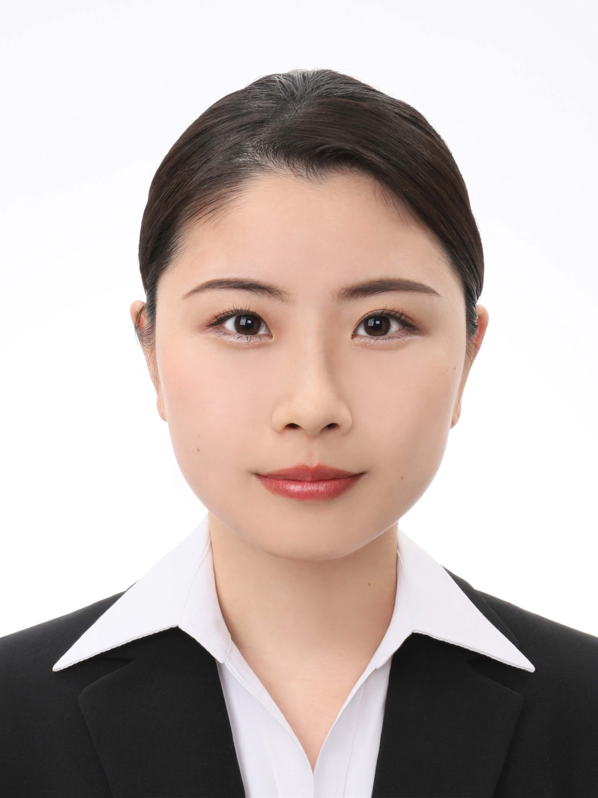 プロのヘアメイクとカメラマンが撮影した女子の就活写真アフター