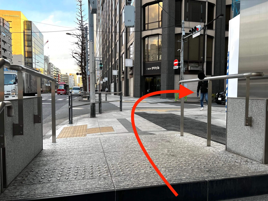 東京駅前店へのアクセス9