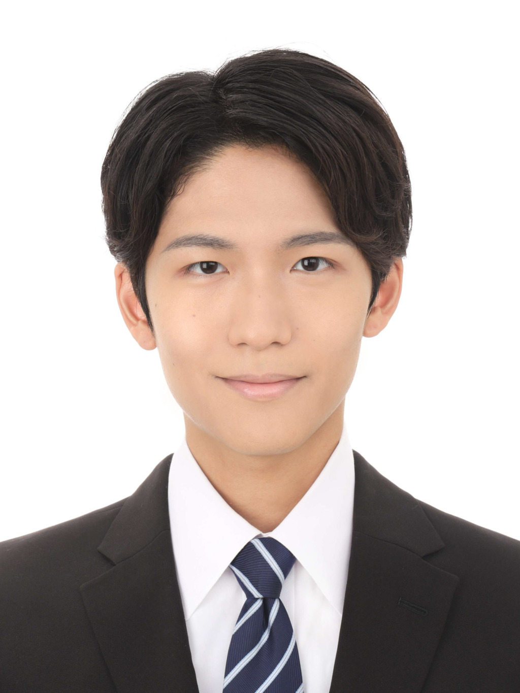 女子就活生のプロがヘアメイクして、撮影指導をした証明写真のアフター