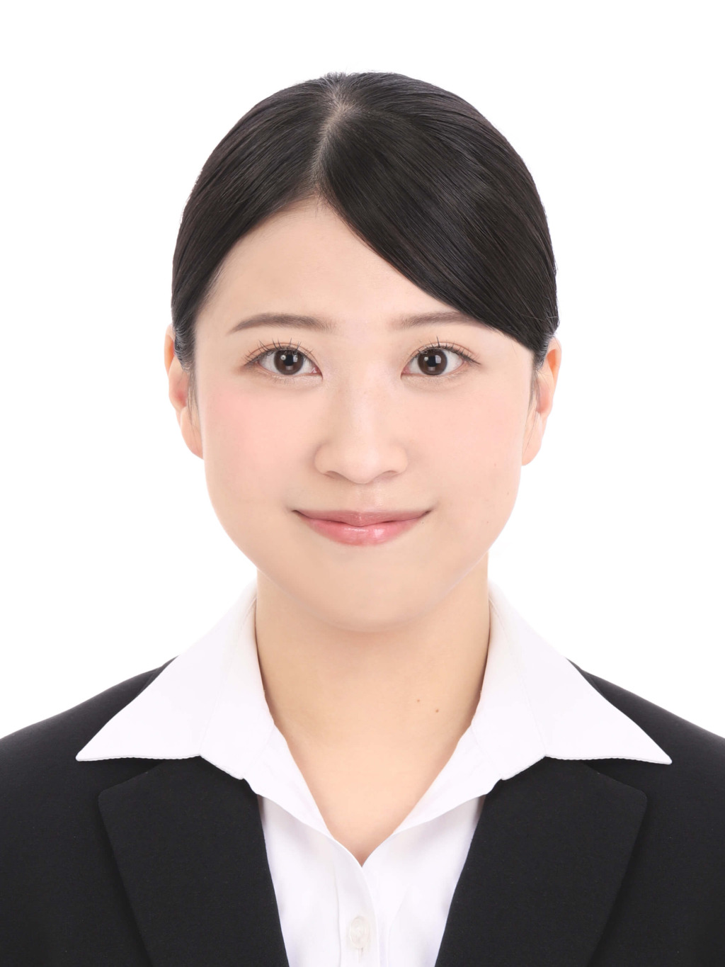 女子就活生のプロがヘアメイクして、撮影指導をした証明写真のアフター