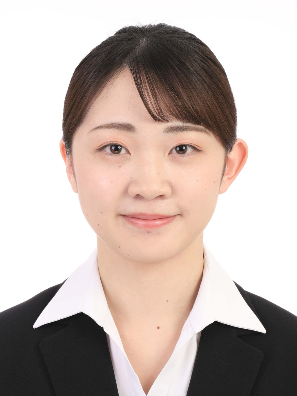 女子就活生の証明写真のビフォー