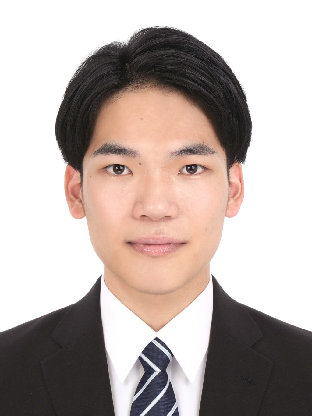 女子就活生のプロがヘアメイクして、撮影指導をした証明写真のアフター