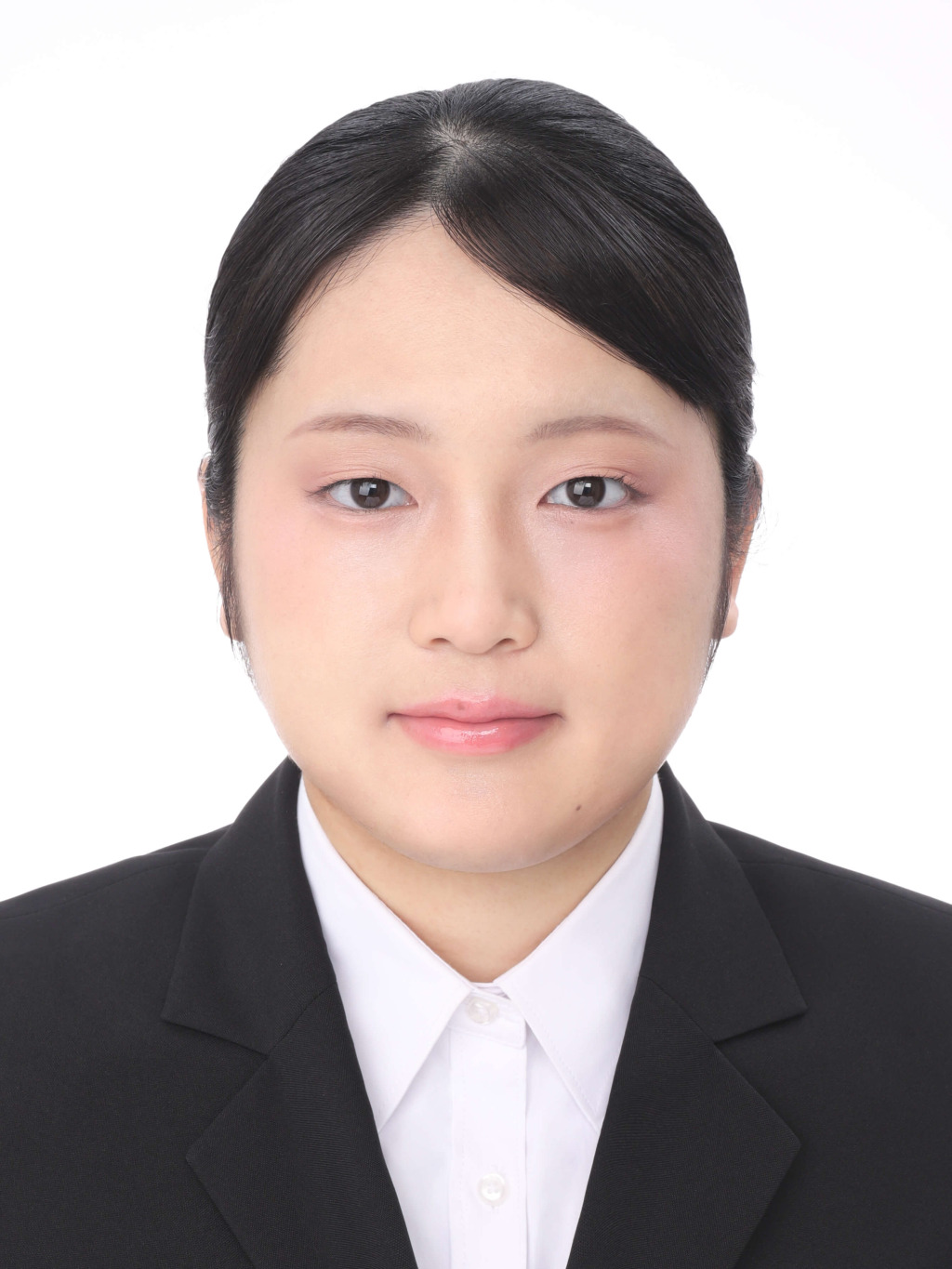 女子就活生のプロがヘアメイクして、撮影指導をした証明写真のアフター