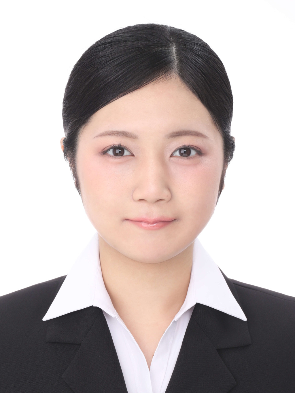 女子就活生のプロがヘアメイクして、撮影指導をした証明写真のアフター