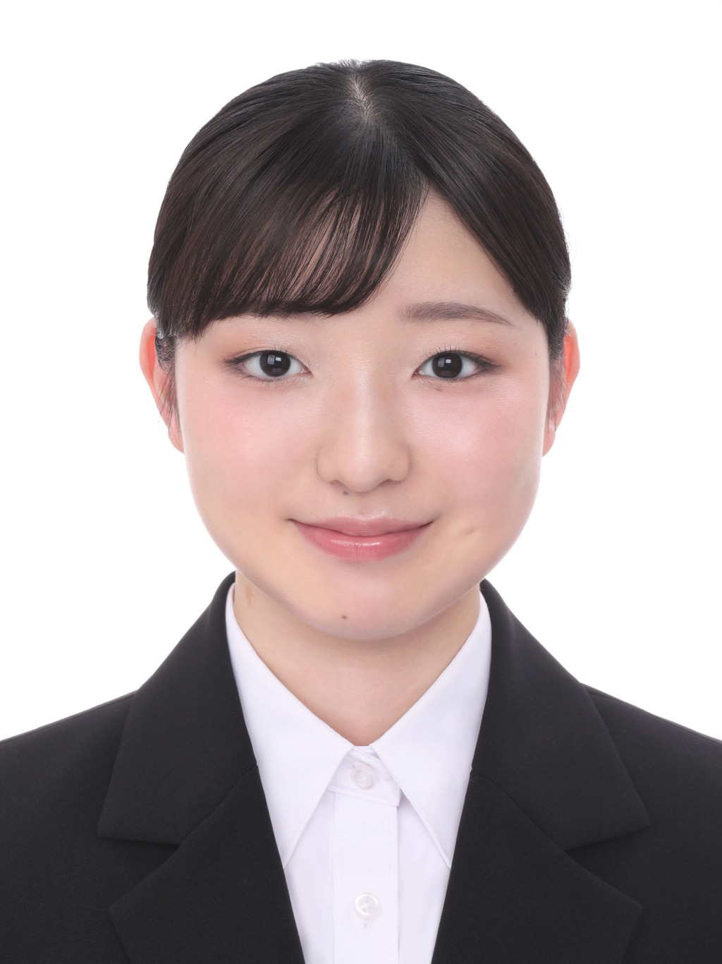 女子就活生のプロがヘアメイクして、撮影指導をした証明写真のアフター