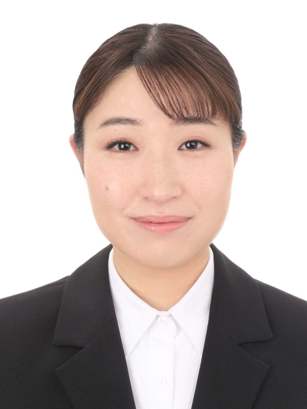 女子就活生のプロがヘアメイクして、撮影指導をした証明写真のアフター