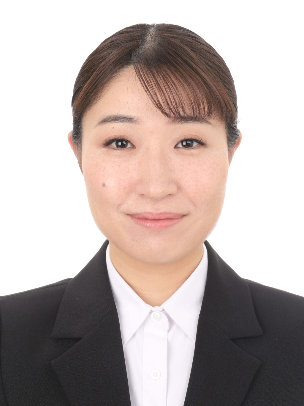 女子就活生の証明写真のビフォー