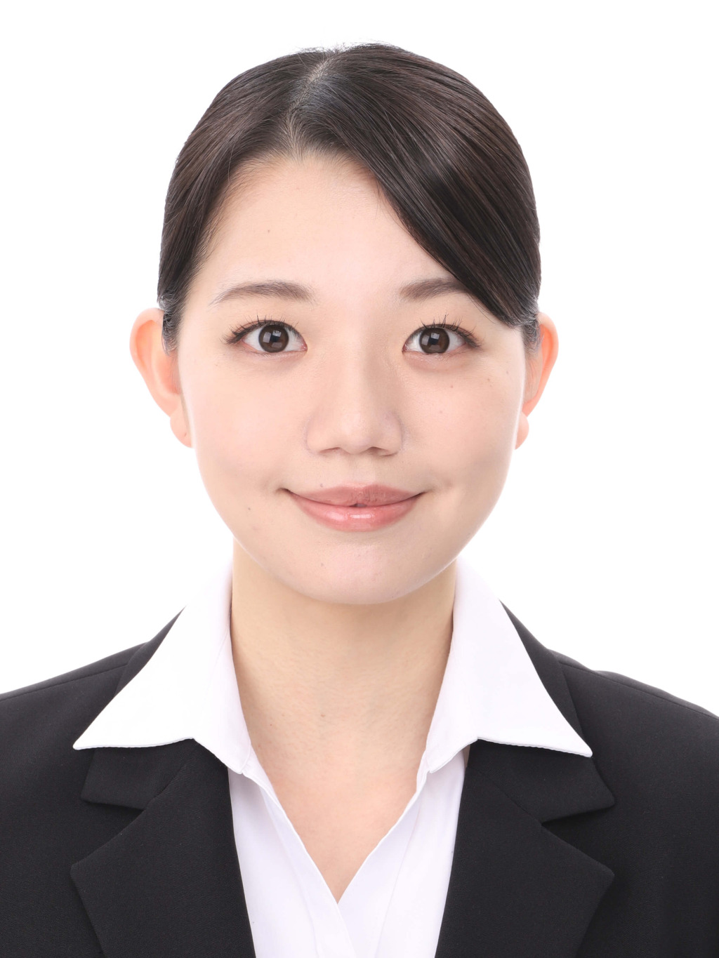 女子就活生の証明写真のビフォー