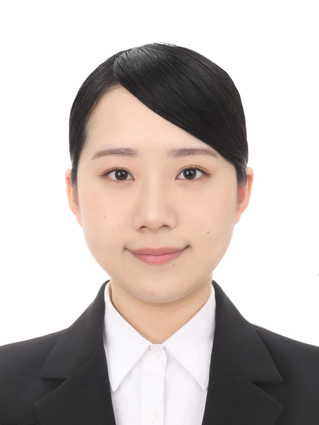 女子就活生のプロがヘアメイクして、撮影指導をした証明写真のアフター