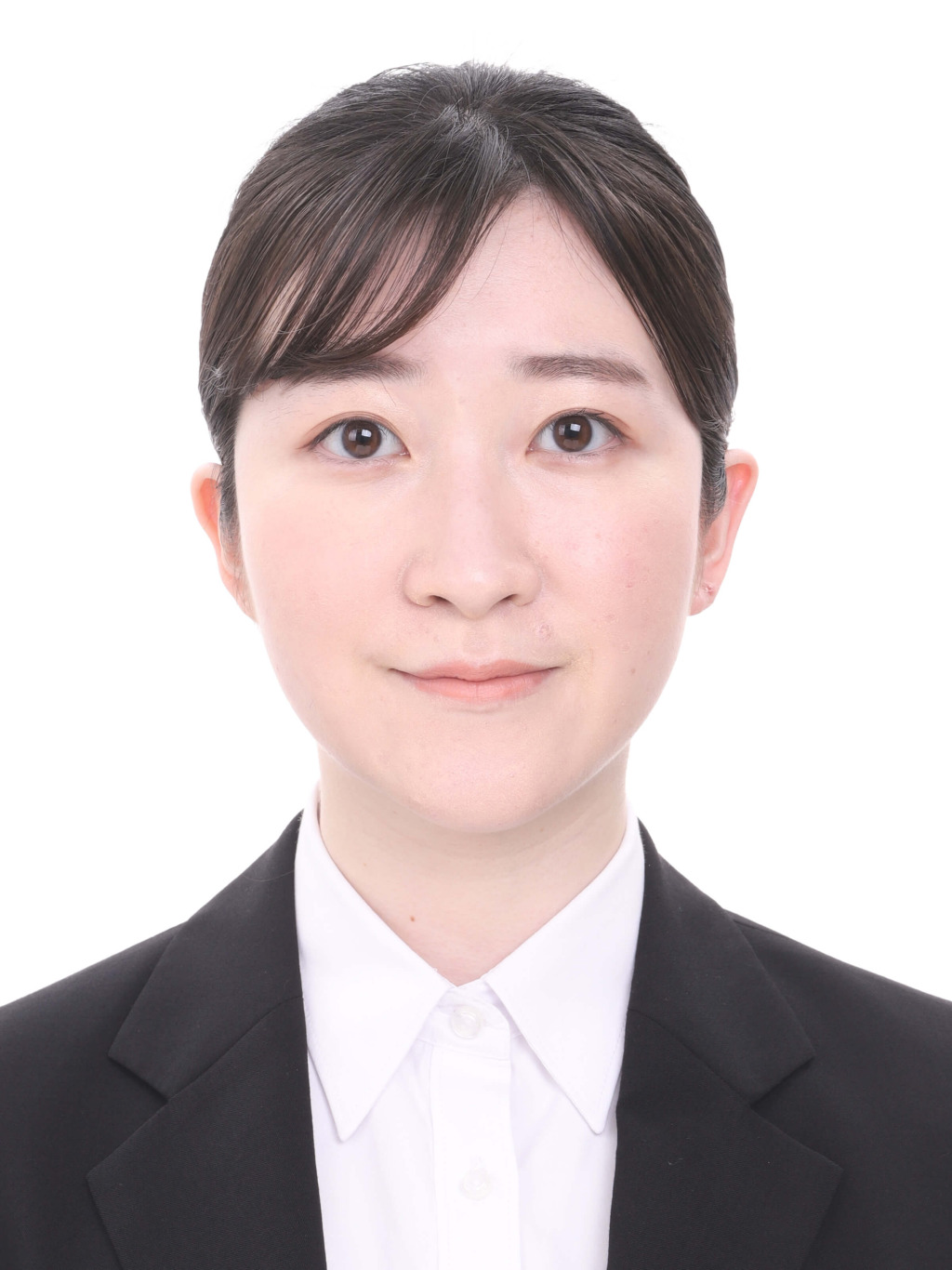 女子就活生の証明写真のビフォー