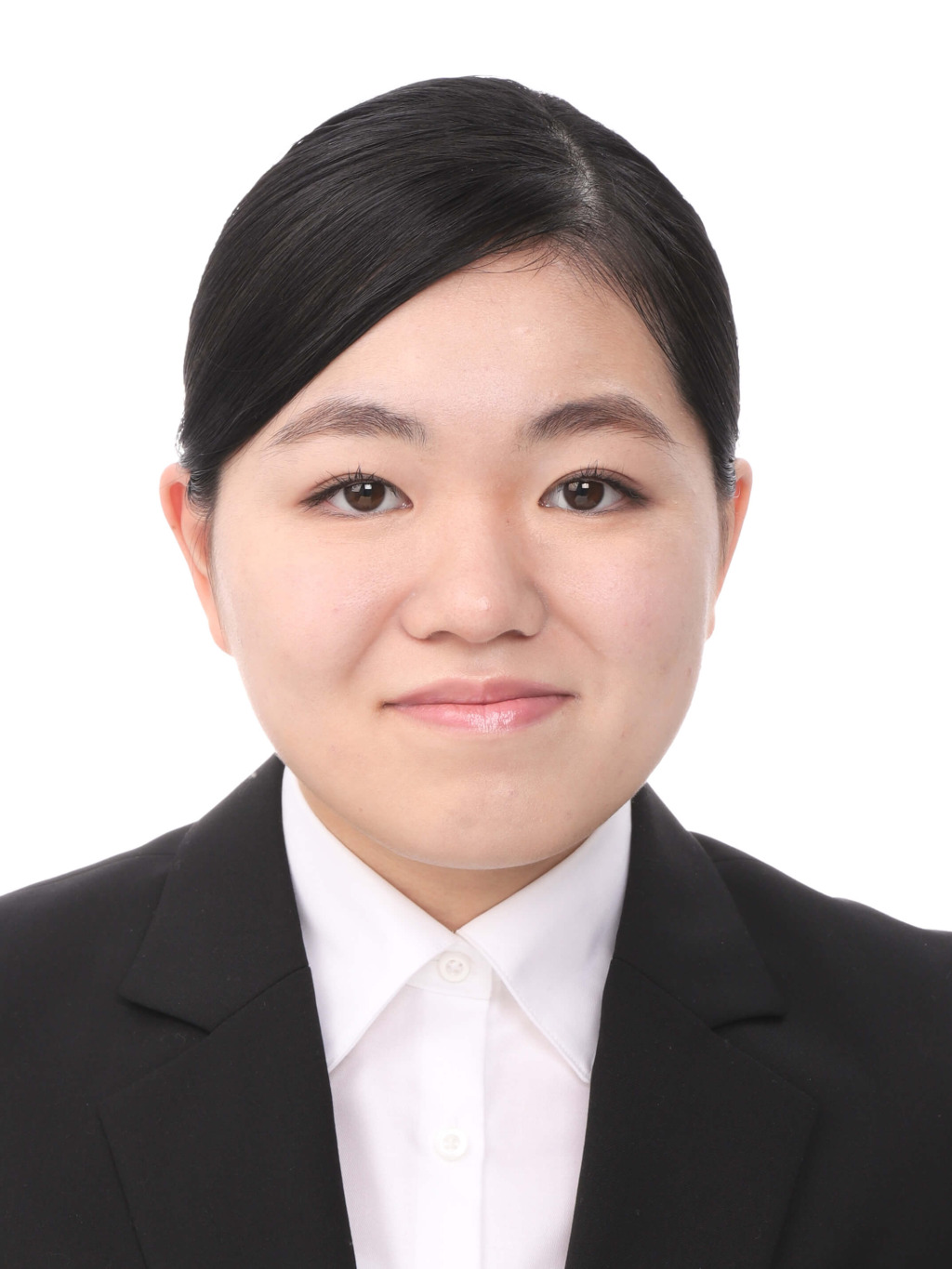 女子就活生の証明写真のビフォー