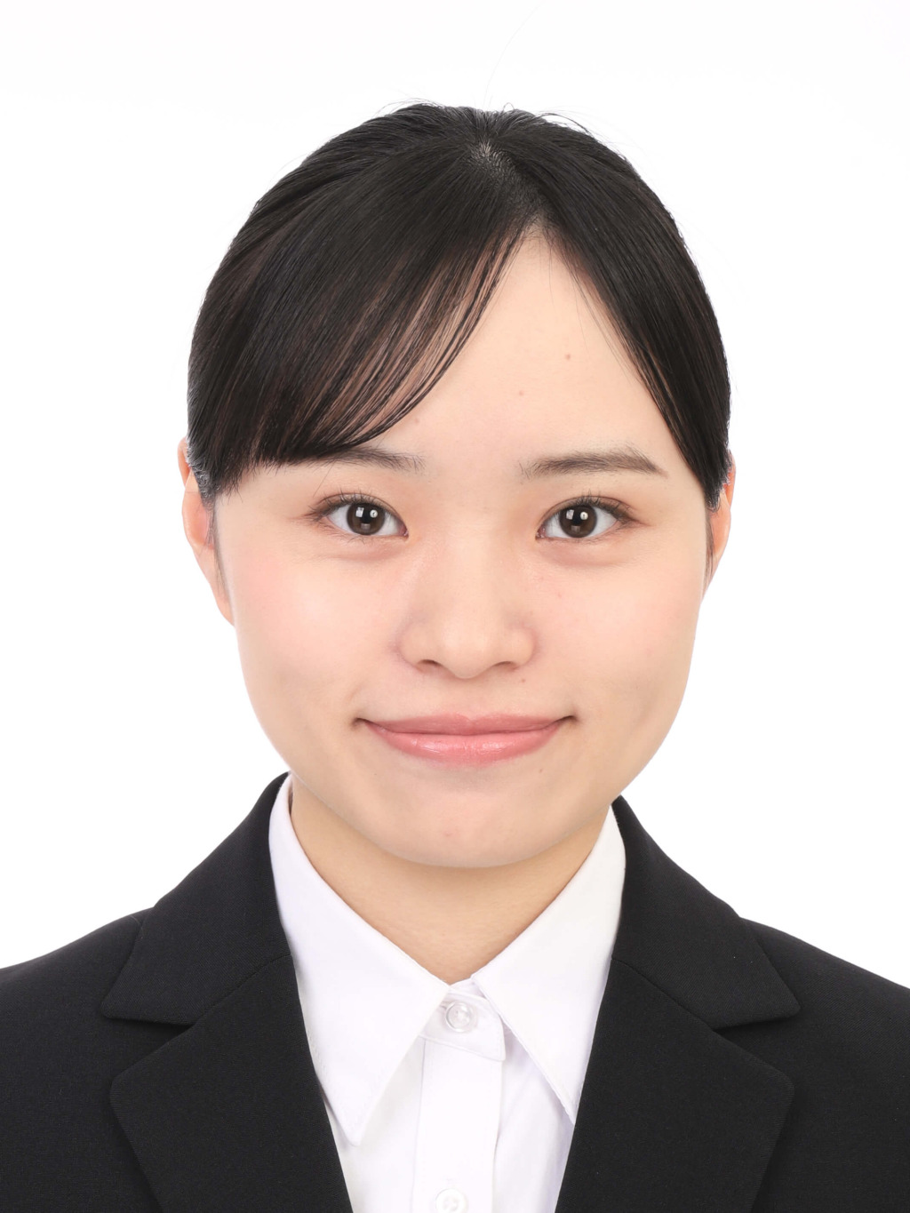 女子就活生の証明写真のビフォー