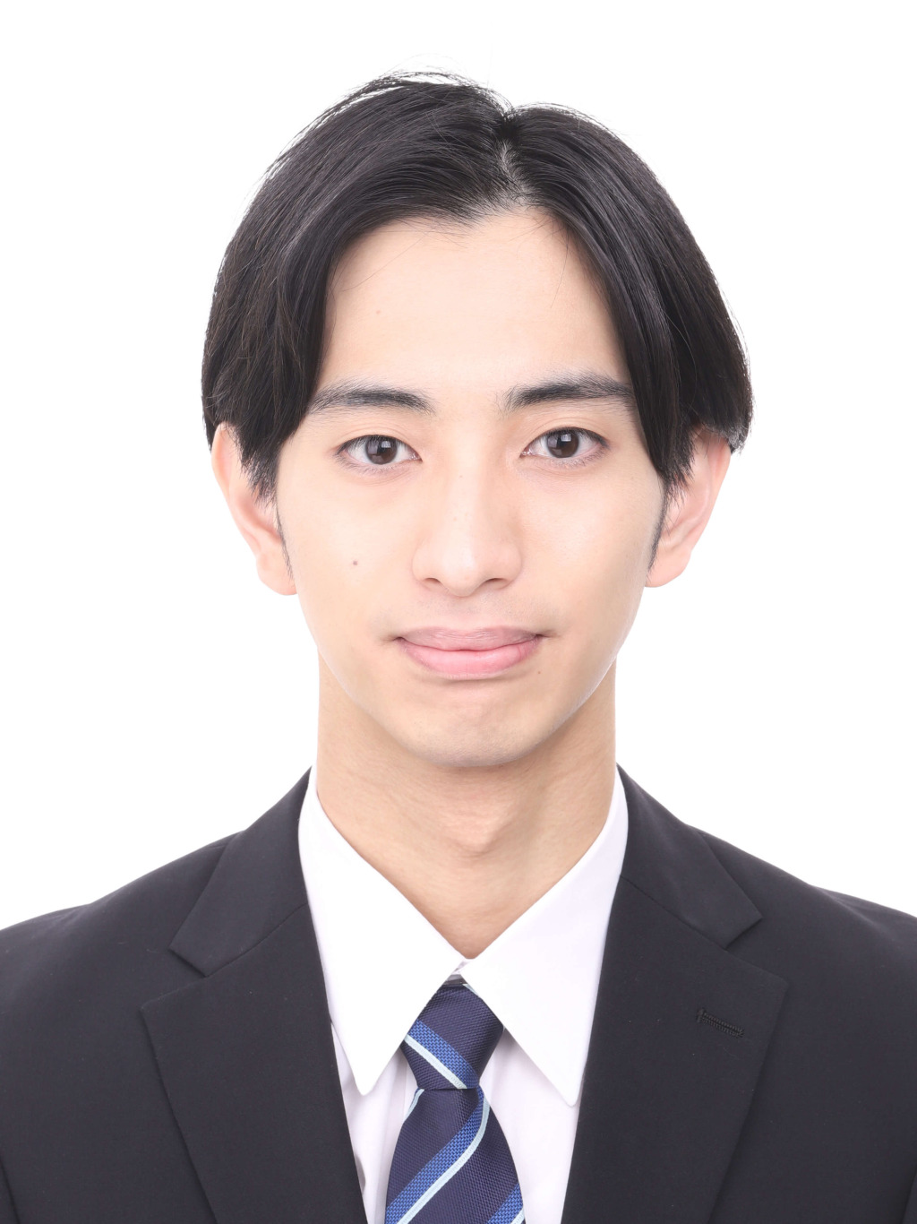 女子就活生の証明写真のビフォー