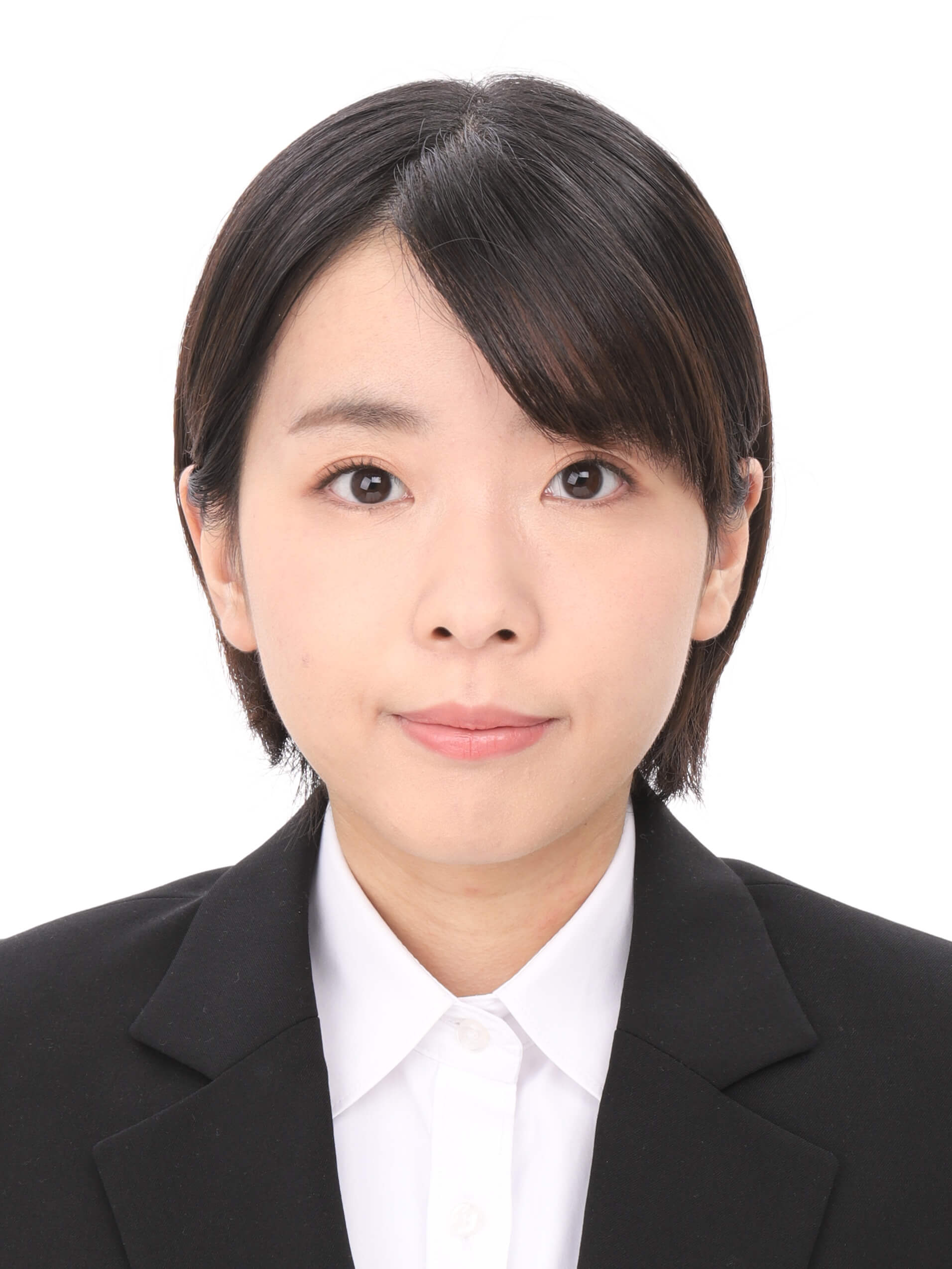 女子就活生の証明写真のビフォー