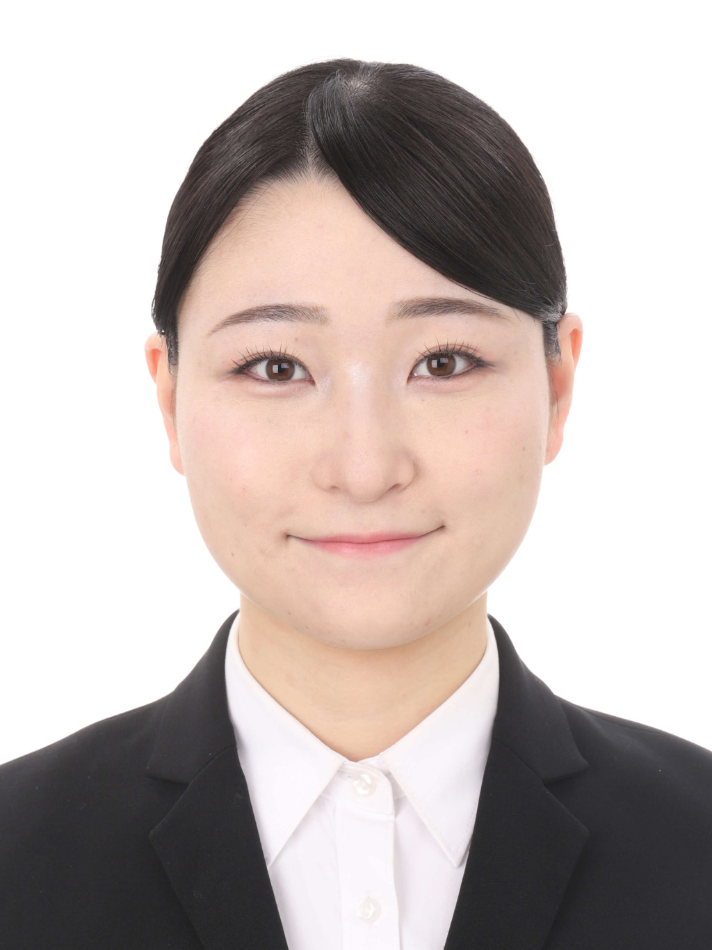 女子就活生の証明写真のビフォー