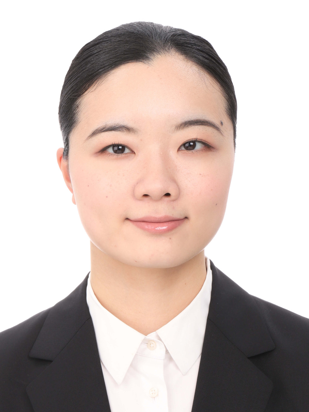 女子就活生の証明写真のビフォー