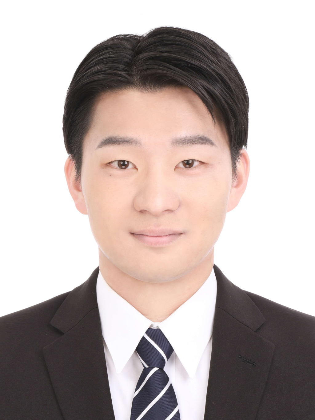 女子就活生のプロがヘアメイクして、撮影指導をした証明写真のアフター