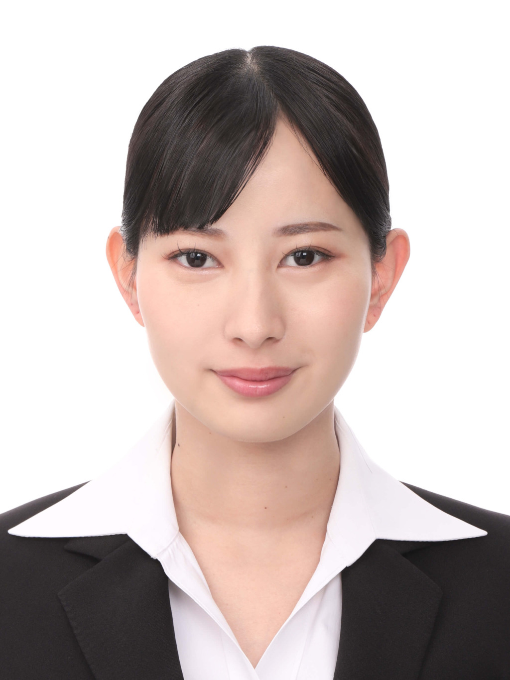 女子就活生のプロがヘアメイクして、撮影指導をした証明写真のアフター