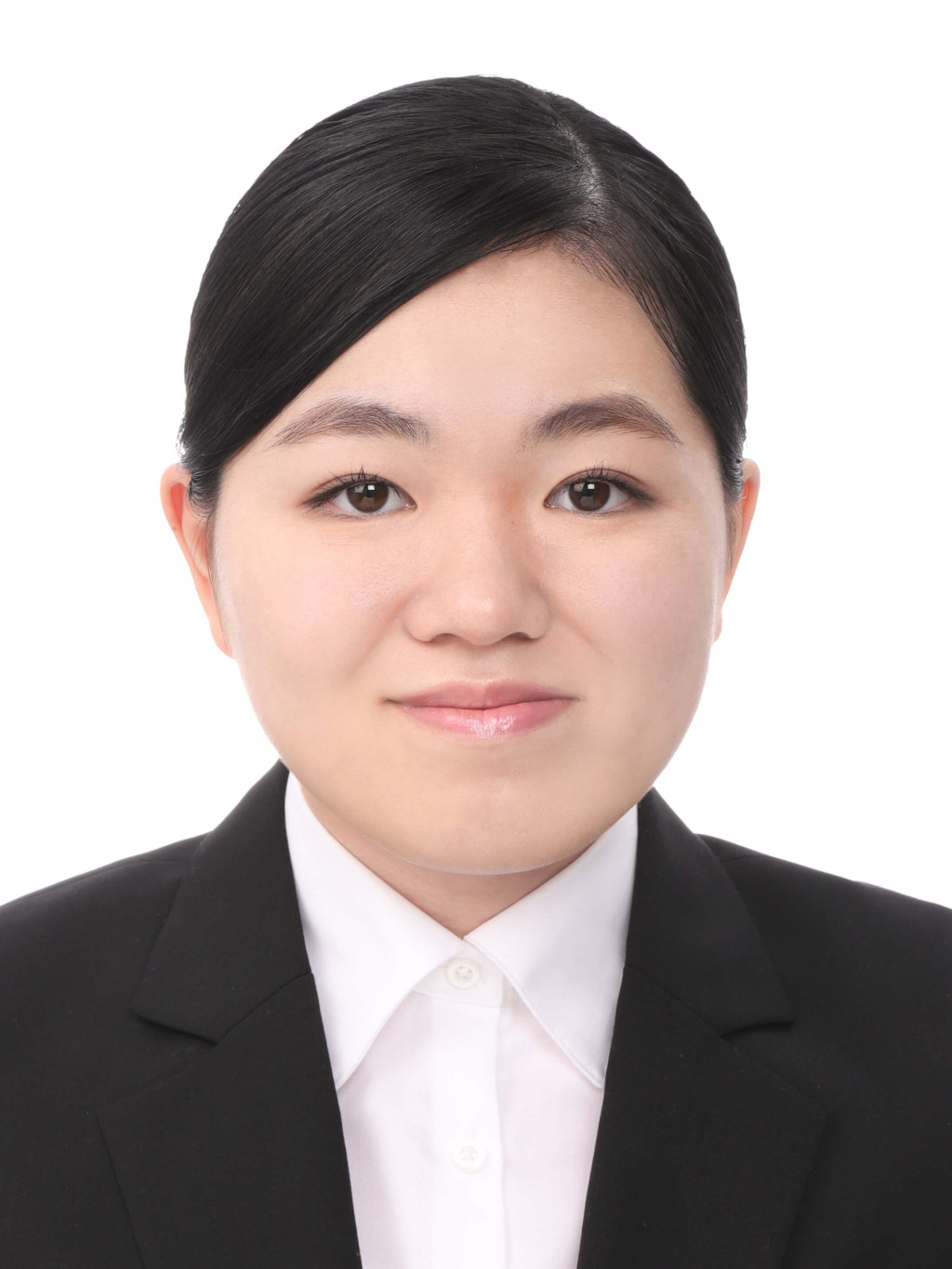 女子就活生のプロがヘアメイクして、撮影指導をした証明写真のアフター