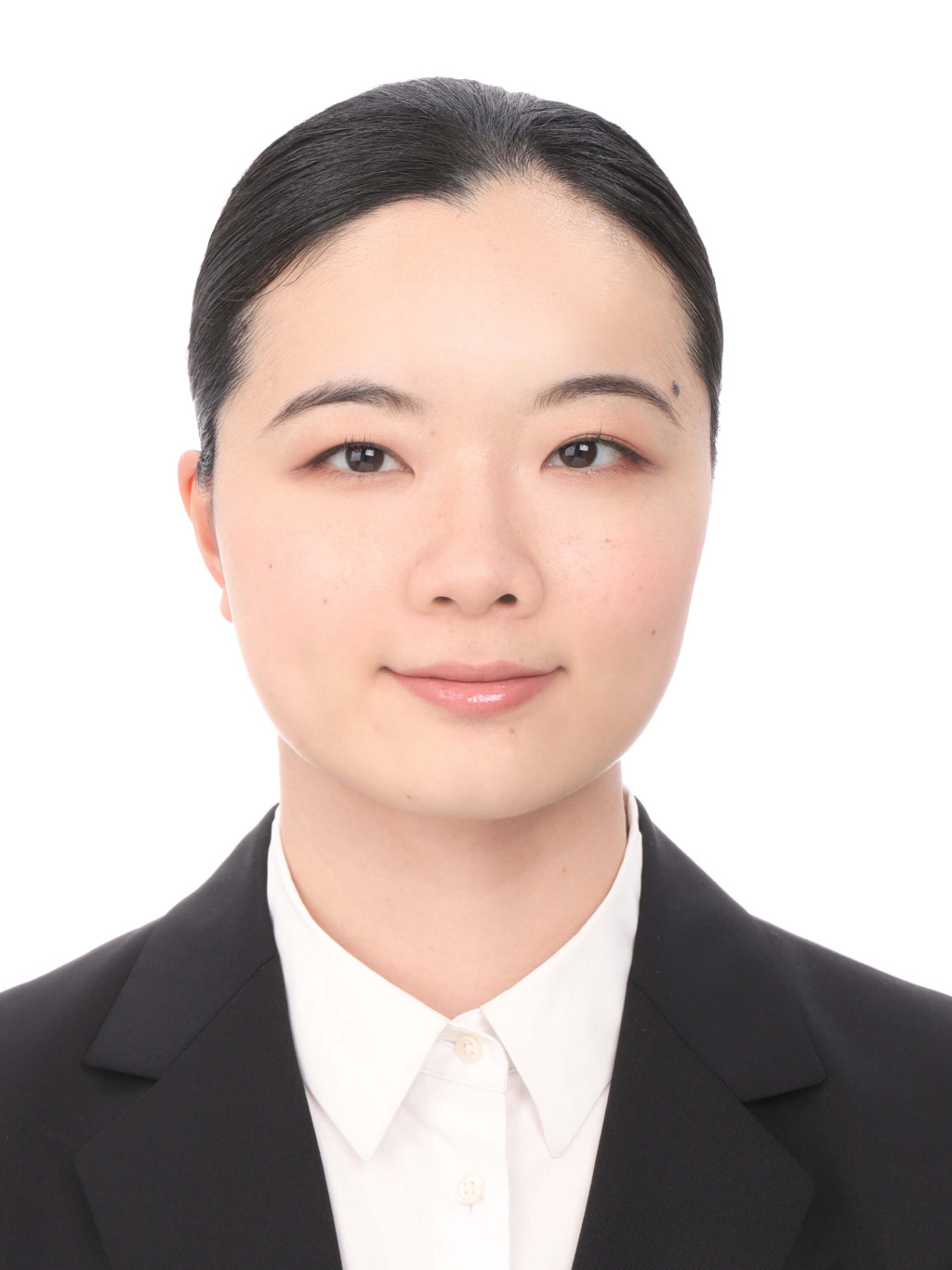 女子就活生のプロがヘアメイクして、撮影指導をした証明写真のアフター