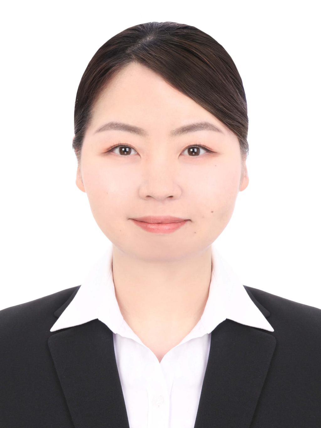 女子就活生のプロがヘアメイクして、撮影指導をした証明写真のアフター