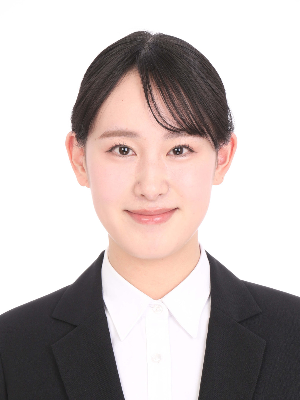 女子就活生の証明写真のビフォー