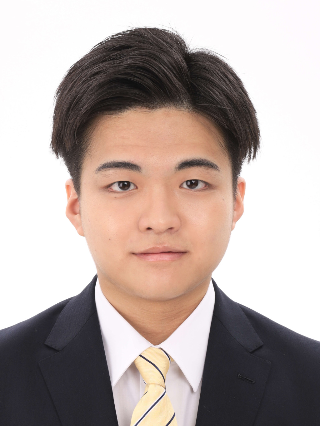 女子就活生の証明写真のビフォー