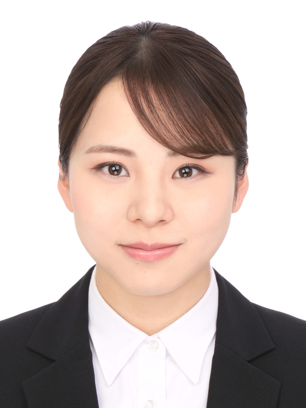 女子就活生のプロがヘアメイクして、撮影指導をした証明写真のアフター