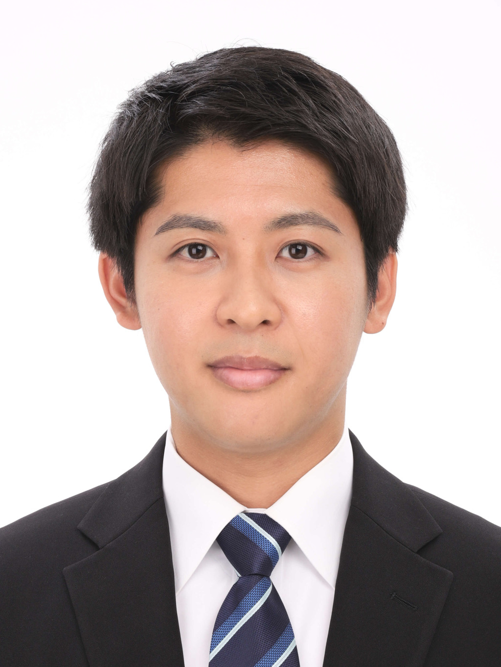 女子就活生の証明写真のビフォー