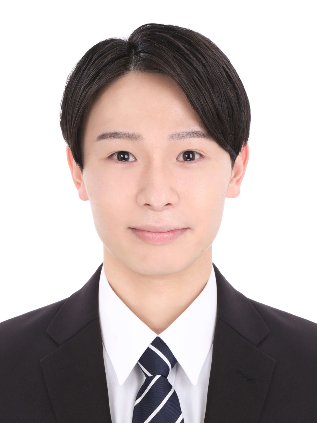 女子就活生のプロがヘアメイクして、撮影指導をした証明写真のアフター