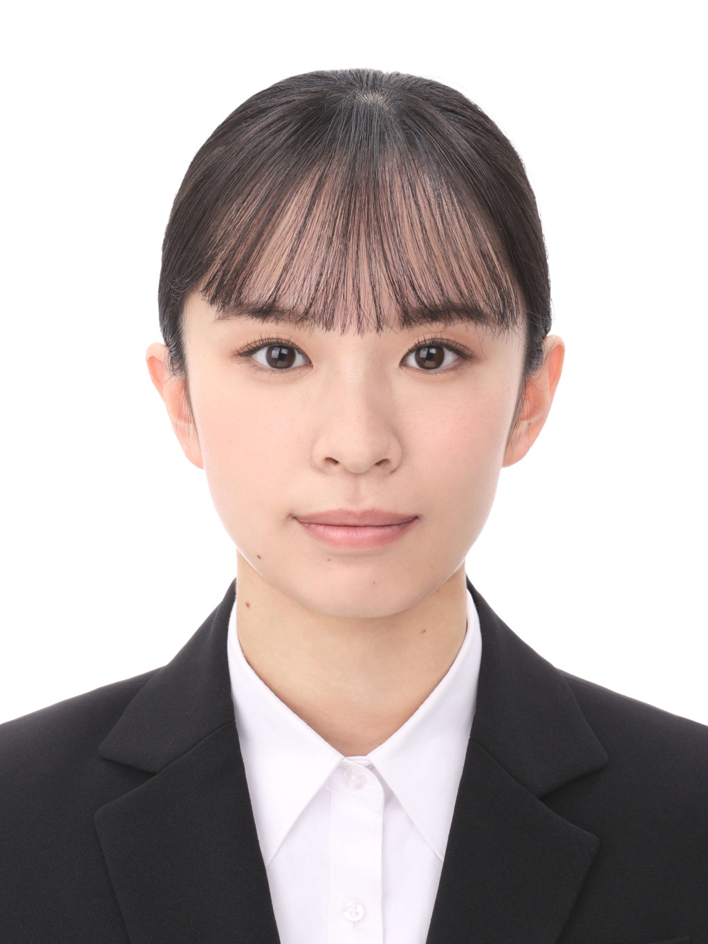 女子就活生のプロがヘアメイクして、撮影指導をした証明写真のアフター