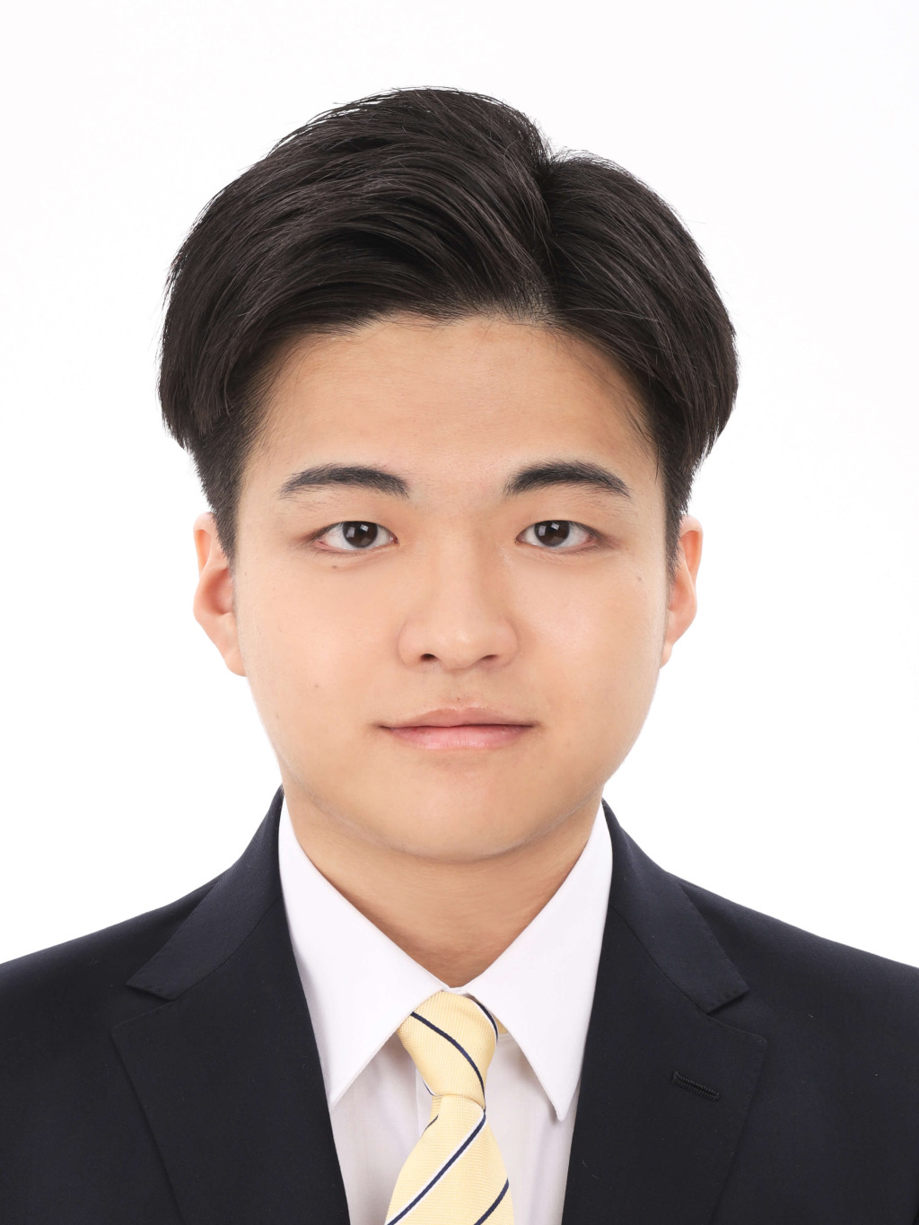 女子就活生のプロがヘアメイクして、撮影指導をした証明写真のアフター