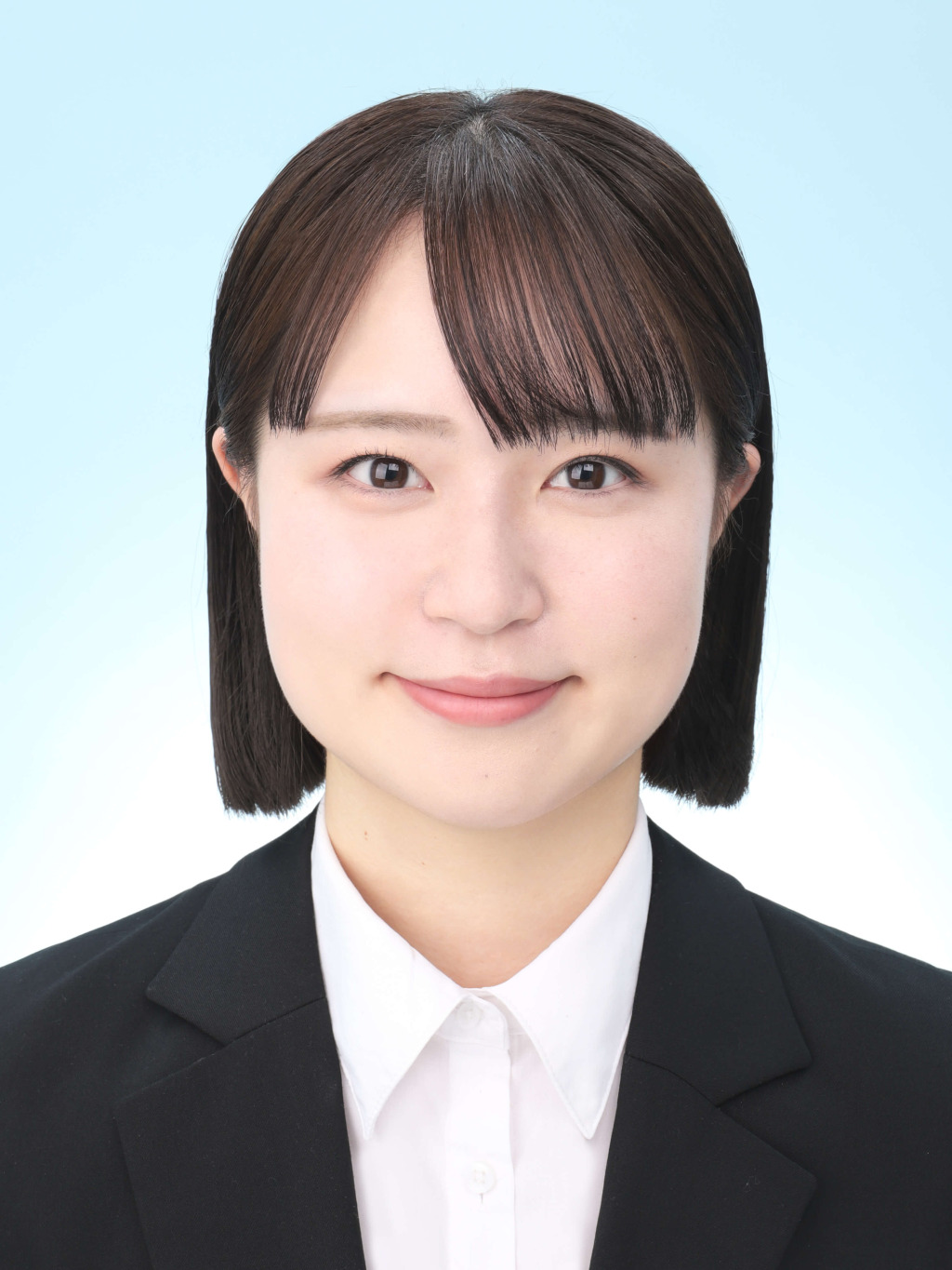 女子就活生のプロがヘアメイクして、撮影指導をした証明写真のアフター