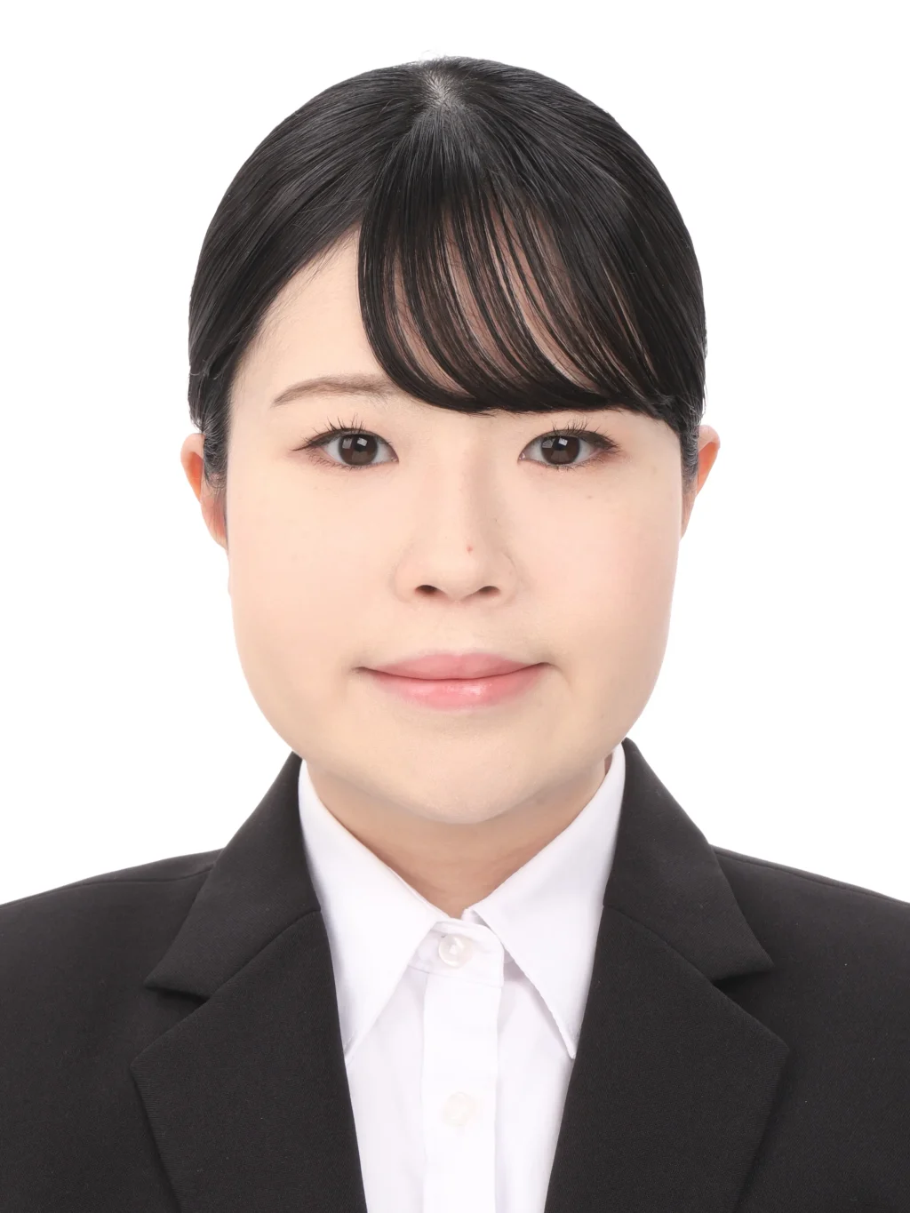 女子就活生のプロがヘアメイクして、撮影指導をした証明写真のアフター